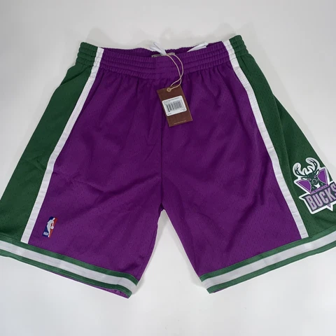 Milwaukee Bucks 00-01 NBA Mitchell & Ness Authentic Swingman Shorts X Large Cover