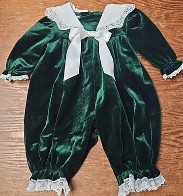 Mameluco vintage de terciopelo verde con rima infantil de una pieza para niñas hecho en EE. UU. 12 M Foto 1 de 4