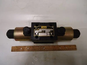 Parker Directional Control Valve D3DW4CNUW35C081K WITH 96 VDC COILS - Picture 1 of 10
