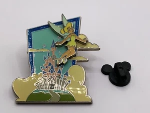 Disney DLRP Paris - Pin Trading Day 2007 - Tinker Bell at the Castle LE 900 Pin - Picture 1 of 2