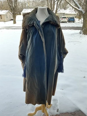 Antiguo abrigo eduardiano de ópera de los años 20 borlas piel para reparación patrón piezas disfraz Foto 1 de 4