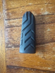 GU32443210, Footrest Rubber, Aprilia, Derbi, Moto Guzzi, Vespa, Gilera, Piaggio - Picture 1 of 3