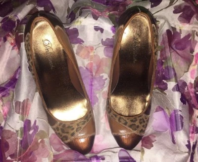 Delicioso Tacones Stilleto Punta Redonda Talla 8 M Leopardo Dorado Metálico Tostado Mul Foto 1 de 4