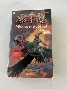 Lone Wolf Book #5 Shadow On The Sand Joe Dever Gary Chalk Berkley CYOA - Imagen 1 de 3