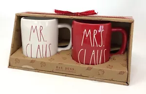 Set tazze Rae Dunn Mr. and Mrs. Claus rosso e bianco regalo di Natale HTF - Foto 1 di 5
