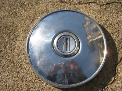 One factory original Fiat 124 850 Spider Coupe dog dish hubcap - Image 1 of 4