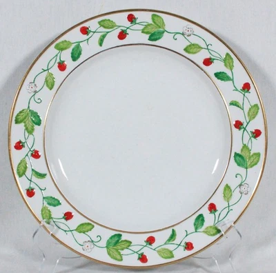 MOTTAHEDEH DESIGN MAJOLICA PLATTER W/ STRAWBERRY & VINES 14.5"RD + LINEN TOWEL - Image 1 of 4