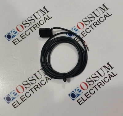 OMRON E3Z-D81 PHOTOELECTRIC SWITCH SENSOR VOLTAGE 12-24VDC FAST SHIPPING - Image 1 of 4