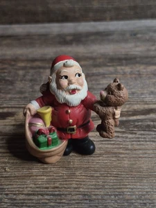 De colección 1981 Wallace Berrie Papá Noel sosteniendo regalos y oso de peluche - Imagen 1 de 6