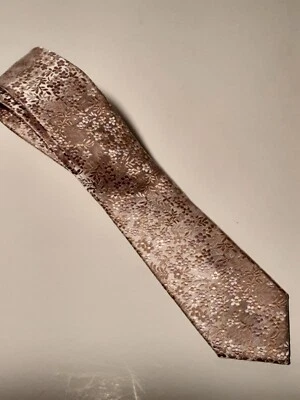 NOVA Gravata Egara 2,5" Larga 61" Longa Acetinada Texturizada Rosa Macia Florida 100% Poli - Imagem 1 de 4