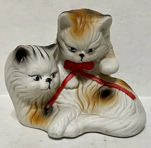 Vintage Calico Cats With Red Ribbon Ceramic Figurine - Picture 1 of 4