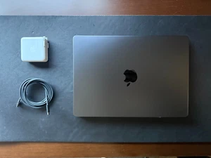 Apple MacBook Pro 14" Apple M4 chip 16GB RAM 512GB SSD Space Black MW2U3LL/A - Picture 1 of 12