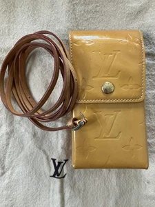 Auténtico estuche de cigarrillos amarillo con monograma Vernis LOUIS VUITTON usado - Imagen 1 de 11