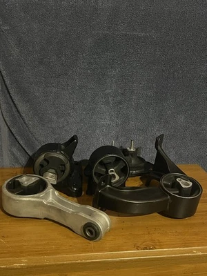 Engine & Trans Mount Set 4PCS. 2011-2018 for Dodge Journey 3.6L AWD for Auto. - Image 1 of 4