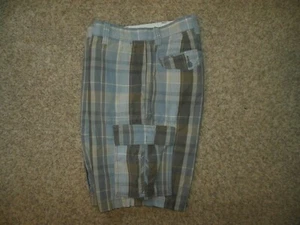 Dockers Herren 32 braun grau kariert Cargo Baumwolle Shorts längeres Bein Qualität - Bild 1 von 3