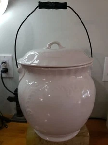 Antiker Kammertopf mit Deckel & Holzgriff. Ende 1800er bis sehr frühe 1900er Jahre weiß - Bild 1 von 18