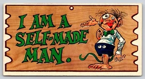 Tarjeta postal Topps Wacky Plak #61 cómics Soy un hombre hecho a sí mismo - Imagen 1 de 2