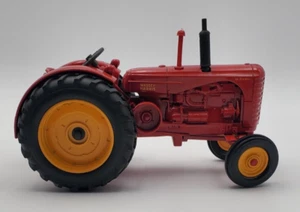 Ertl 1992 Toy , National Farm Show 1/16th scale Massey Harris 55 Diesel Diecast - Picture 1 of 16