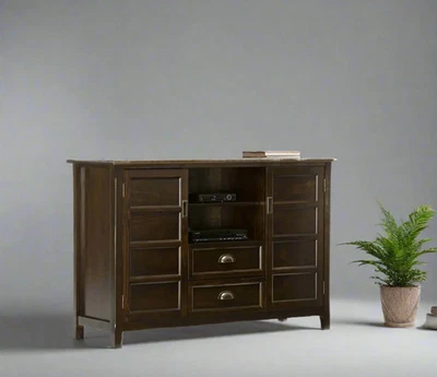 Soporte multimedia de TV Burlington de madera maciza de 54" en marrón caoba FFW-916 Foto 1 de 4