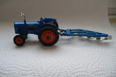 Corgi Toys GS 13 (alt) Fordson Power Major & Flug ca. 1:43 - Bild 1 von 4