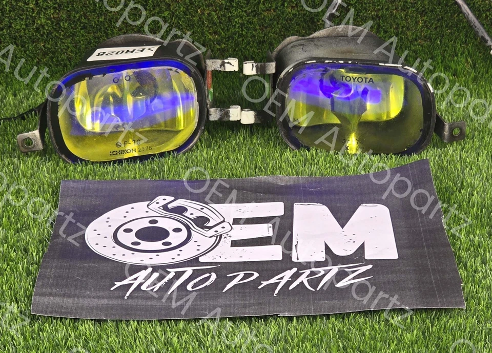 Faros antiniebla izquierda y derecha Toyota Corolla Vitz 1999-2005 ICHIKOH 2175 OEM JDM usados Foto 1 de 4