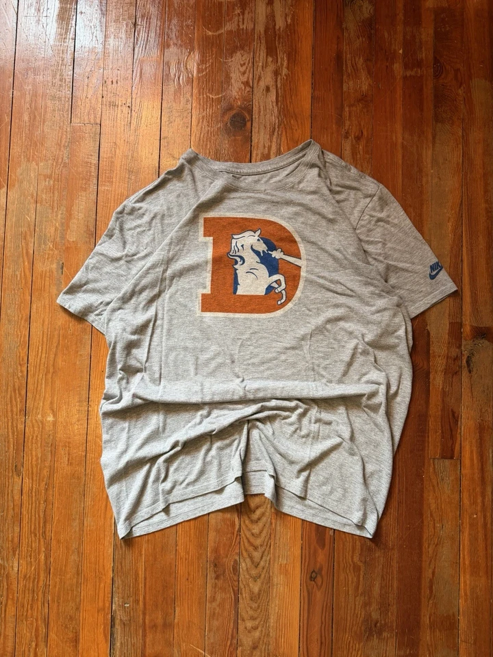 Camiseta gris Nike Denver Broncos #NFL #DenverBroncos Foto 1 de 4
