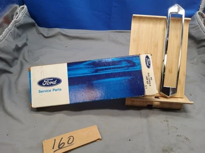 75-79 Lincoln Continental 77-78 Versalles NOS EXTERIOR PILAR COCHE LÁMPARA BISEL Foto 1 de 4