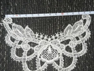 Plauener Spitze Spitzeneinsätze Borte Bordüre Viskose Stickerei weiß 15cm x 8cm - Bild 1 von 9
