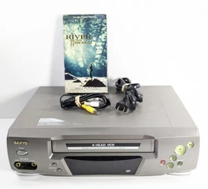 Sanyo VWM-380 4 Head Hi-Fi VCR VHS Player Video Cassette Recorder No Remote - Picture 1 of 16