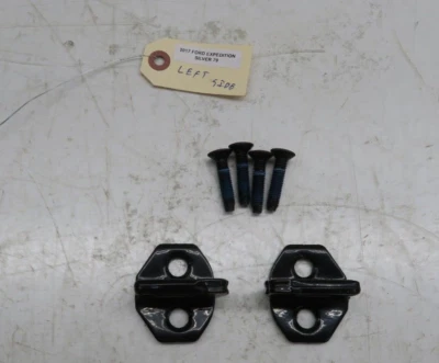 Комплект из 2 оригинальных фиксаторов для левостороннего дверного замка Ford Expedition 2015-2017 годов выпуска - Изображение 1 из 4