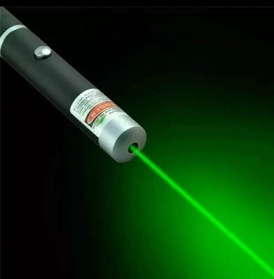 500 METR Laserpointer Grün Reichweite EXTREM STARK / SEHR HELL 1mW Akku DE - Bild 1 von 4