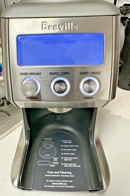 Molinillo de granos de café inteligente Breville BCG820BSS - acero inoxidable cepillado Foto 1 de 4