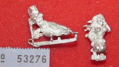 Games Workshop Warhammer 40k Dark Eldar Drukhari Prisoner Captives Slave Girls - Image 1 of 2