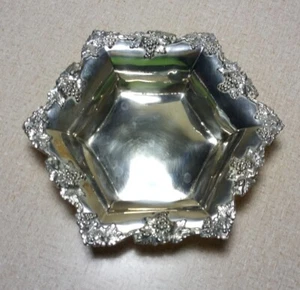 Antique M.S. Benedict Quadruple Silver Plated 302 - Vintage Berry Candy Dish - Picture 1 of 7