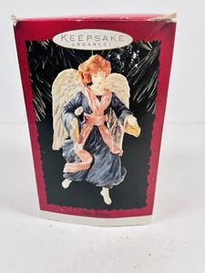 Ornement souvenir Hallmark bonne nouvelle 1996 Angel Joyce Lyle - Photo 1/7