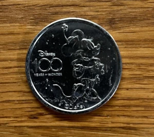 Disneyland 100 Jahre Minnie Mouse Münze Medaillon vergriffen - Bild 1 von 2