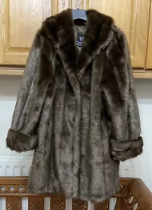 Vintage Ladies Faux Fur Coat Dennis Basso Chocolate Brown Coat Jacket Medium M - Picture 1 of 12