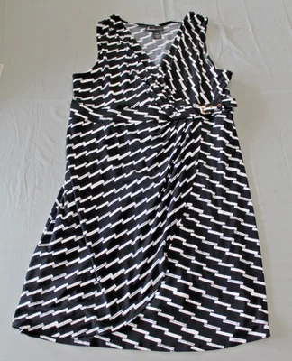 Vestido Lane Bryant 14/16 Negro Blanco Informal Carrera Elastizado Imitación Envoltura Tanque Hebilla Foto 1 de 4