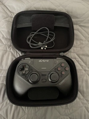 Astro Gaming C40 TR Wireless Gaming Controller for PS4 or PC - Black Elite - Image 1 of 4
