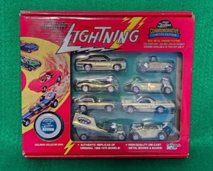 Nuevo juego de 8 coches Johnny Lightning 1994 conmemorativo edición limitada cromo dorado - Imagen 1 de 9