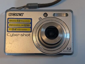 Sony Cybershot DSC-S730 Digital Camera 7.2MP Cyber Shot - For Parts Or Repair - Picture 1 of 5