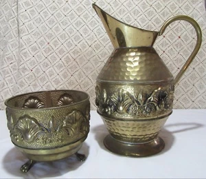 Passender gehämmerter Krug und Pflanzgefäß aus Messing, Made in England - Bild 1 von 11