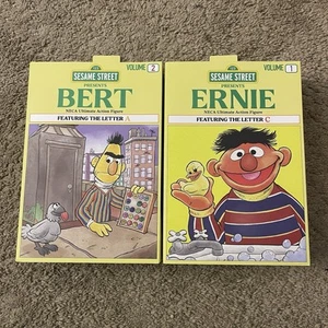 NECA Sesame Street Ultimate Bert And Ernie 7” Action Figures Set Of 2 🔥 - Picture 1 of 4