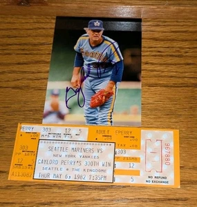 Gaylord Perry Seattle Mariners 300th Win Full Ticket vs. Yankees W/Signed Photo - Picture 1 of 4
