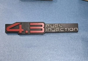 Chevy Blazer 4.3 Fuel Injection Emblem - Foto 1 di 5