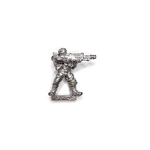 Warhammer 40k - Imperial Guard - Catachan Jungle Fighter with Lasgun [Metal] 29 - Picture 1 of 2