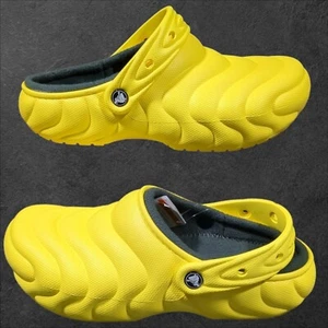 Crocs Classic Lined Overpuff Clog Men's 9 Women's 11 Sandal Shoe Cyber Yellow - Picture 1 of 6