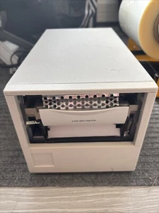 Quantum DLT Bandlaufwerk extern 40/80 GB TH8BG-YF beige Gehäuse 30-60502-07 - Bild 1 von 4