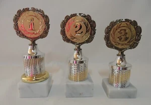 3er Serie Ehrenpreise gestaffelt mit Emblem 1/2/3 #22255 (Pokal Turnier) - Bild 1 von 3