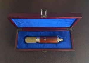 BLUE Woodpecker Dynamic Ribbon Microphone With Shockmount And Free Shipping - Picture 1 of 14